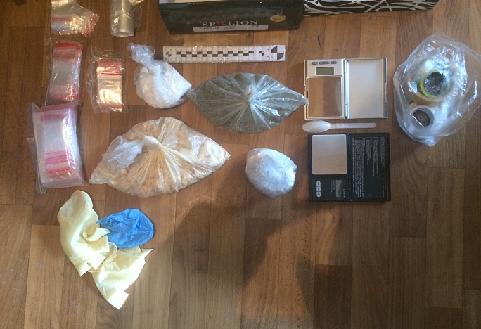 Транспортные полицейские Оренбурга изъяли более 4 кг наркотиков